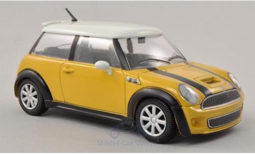 Mini Cooper 1/24 Burago S gelb/weiss ohne Vitrine modellautos