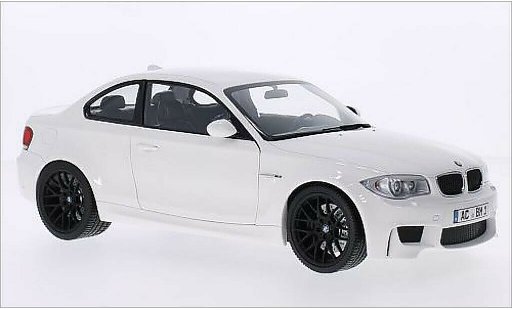 Bmw 1M coupe 1/18 Minichamps weiss 2011 E82 modellautos