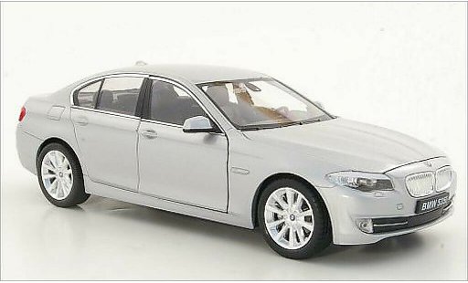 Bmw 535 berline 1/24 Welly i (F10) grau modellautos