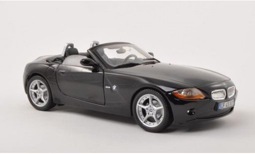 Bmw Z4 roadster 1/18 Burago E85 schwarz Verdeck geoffnet 2003 modellautos