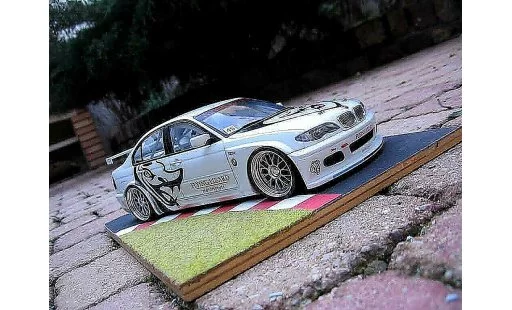 Bmw 320 WTCC 1/18 Autoart E46 i flying lizard modellautos