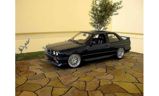 Bmw M3 evo 2 1/18 Minichamps E30 rsi evolution swap moteur v10 modellautos