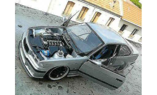 Bmw M3 coupe 1/18 Ut Models E36 preparation drift avec turbo modellautos