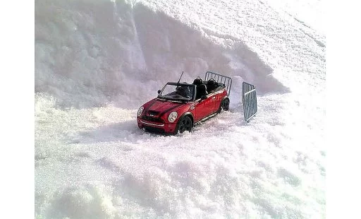 Mini Cabriolet S 1/18 Burago rot modellautos