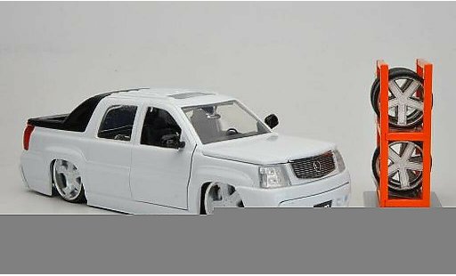 Cadillac Escalade tuning 1/24 Jada Toys EXT weiss 2002 modellautos