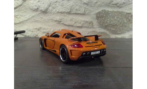 Gemballa Mirage GT 1/18 Maisto orange modellautos