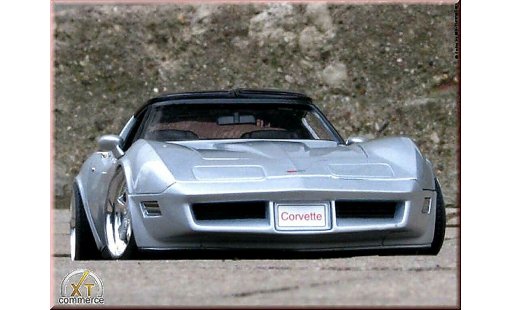 Chevrolet Corvette Coupe 1/18 Welly C3 grau jantes alu 18 et 19 pouces 1982 modellautos