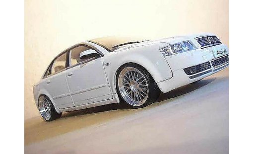 Audi A4 berline 1/18 Minichamps weiss jantes bbs modellautos