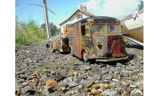 Citroen HY Fourgonnette 1/18 Solido rouille et remorque modellautos