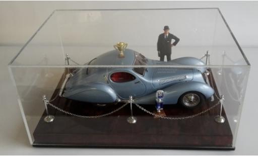 Modellautos Talbot Lago 1/18 CMC Diorama: T150 C-SS mettalic blau RHD y compris les podium Vitrine figurine et plinthe Talbot Lago 1/18 CMC Diorama: T150 C-SS mettalic blau RHD y compris les podium Vitrine figurine et plinthe modellautos