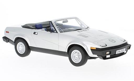Triumph TR7 1/18 Cult Scale Models DHC d RHD 1980 modellautos