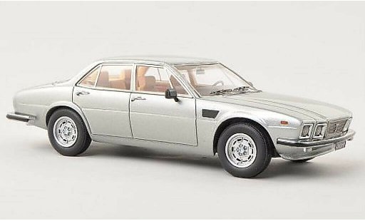 De Tomaso Deauville Berline 1/43 Neo grau 1978 modellautos