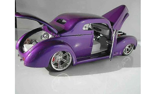 Ford 1940 Hot Rod 1/18 Universal Hobbies  modellautos