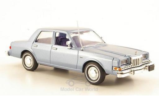 Dodge Diplomat 1/43 First Response mettalic blau 1985 mit reichhaltigem Zubehör modellautos