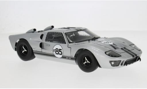 Ford GT40 1/18 Shelby Collectibles MkII silber 1966 1:18 modellautos