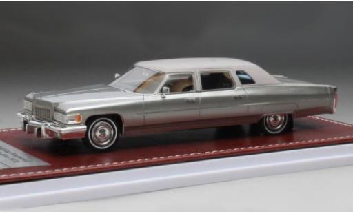 Modellautos Cadillac Fleetwood 1/43 GIM   Great Iconic Models 75 silber/matt-grau 1976 Cadillac Fleetwood 1/43 GIM   Great Iconic Models 75 silber/matt-grau 1976 modellautos