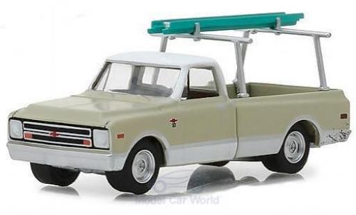 Modellautos Chevrolet C-10 1/64 Greenlight beige/weiss 1970 mit Leiter Chevrolet C-10 1/64 Greenlight beige/weiss 1970 mit Leiter modellautos