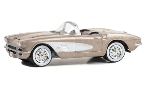 Chevrolet Corvette 1/64 Greenlight (C1) Cabriolet metallise beige 1961 1:64 modellautos