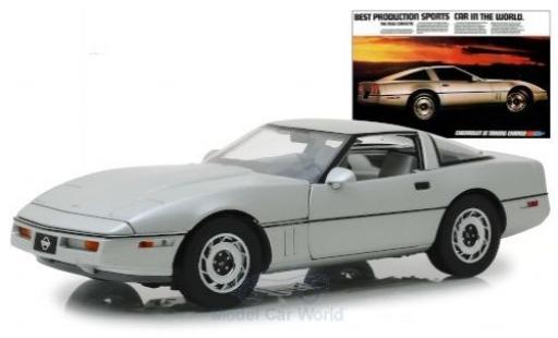 Modellautos Chevrolet Corvette 1/18 Greenlight C4 silber 1984 Chevrolet Corvette 1/18 Greenlight C4 silber 1984 modellautos
