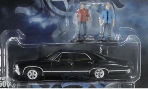 Chevrolet Impala 1967 1/64 Greenlight Sport Sedan schwarz Supernatural 1967 mit Figuren modellautos