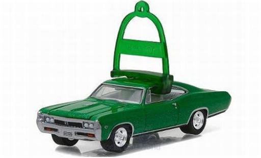 Chevrolet Impala 1/64 Greenlight SS mettalic grün/Dekor 1967 Holiday Ornaments Series 1 ohne Vitrine modellautos