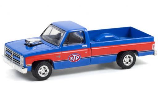 Modellautos Chevrolet Silverado 1/64 Greenlight Custom STP 1987 Chevrolet Silverado 1/64 Greenlight Custom STP 1987 modellautos