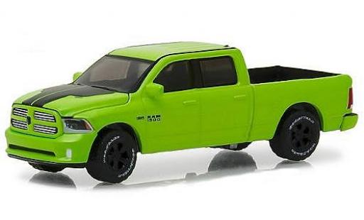 Modellautos Dodge RAM 1/64 Greenlight Ram 1500 Sport mettalic grün 2017 Dodge RAM 1/64 Greenlight Ram 1500 Sport mettalic grün 2017 modellautos