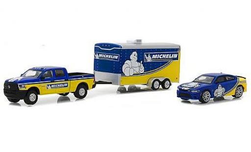 Modellautos Dodge RAM 1/64 Greenlight Ram 2500 Michelin 2017 with Charger SRT Hellcat and Enclosed Car Hauler Dodge RAM 1/64 Greenlight Ram 2500 Michelin 2017 with Charger SRT Hellcat and Enclosed Car Hauler modellautos