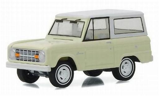 Modellautos Ford Bronco 1/64 Greenlight beige/weiss 1966 50th Anniversaire Edition sans Vitrine Ford Bronco 1/64 Greenlight beige/weiss 1966 50th Anniversaire Edition sans Vitrine modellautos