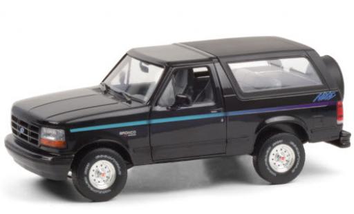 Modellautos Ford Bronco 1/18 Greenlight Nite Edition schwarz/Dekor 1992 Ford Bronco 1/18 Greenlight Nite Edition schwarz/Dekor 1992 modellautos