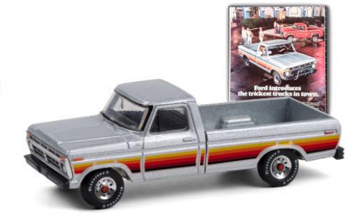 Modellautos Ford F-1 1/64 Greenlight 50 silber/Dekor 1977 Ford F-1 1/64 Greenlight 50 silber/Dekor 1977 modellautos
