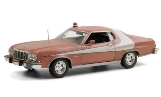Modellautos Ford Gran Torino 1/24 Greenlight rot/weiss 1976 Starsky and Hutch (TV-s�rie 1975-79) avec Witterungsspuren Ford Gran Torino 1/24 Greenlight rot/weiss 1976 Starsky and Hutch (TV-s�rie 1975-79) avec Witterungsspuren modellautos