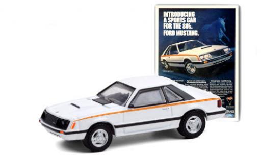 Ford Mustang 1/64 Greenlight 3-Door weiss/orange 1980 modellautos
