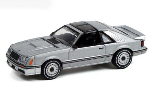 Ford Mustang 1/64 Greenlight GT silber 1982 modellautos