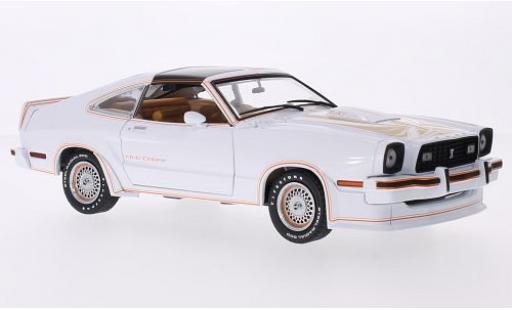 Ford Mustang 1/18 Greenlight II King Cobra weiss/gold 1978 modellautos