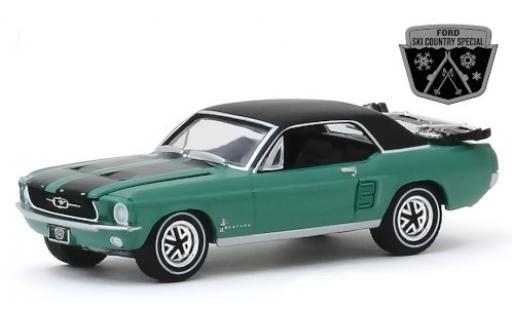 Ford Mustang 1/64 Greenlight Ski Country Special mettalic grün/matt-schwarz 1967 modellautos
