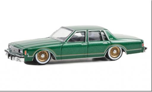Chevrolet Impala 1/64 Greenlight metallise vert 1985 modellautos