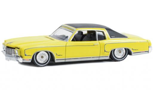 Chevrolet Monte Carlo 1/64 Greenlight jaune/noire 1971 modellautos