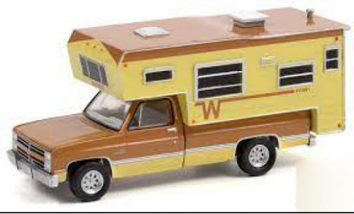 Modellautos Chevrolet Silverado 1/64 Greenlight braun/beige 1986 Chevrolet Silverado 1/64 Greenlight braun/beige 1986 modellautos