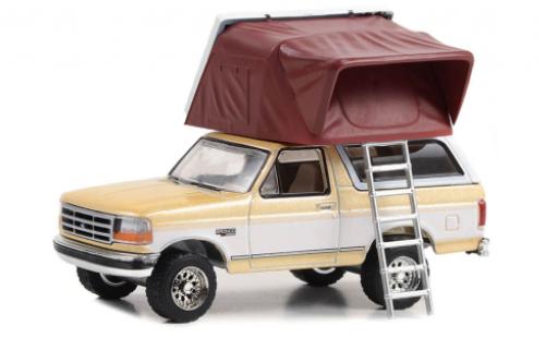 Modellautos Ford Bronco 1/64 Greenlight XLT beige/blanche 1996 Ford Bronco 1/64 Greenlight XLT beige/blanche 1996 modellautos
