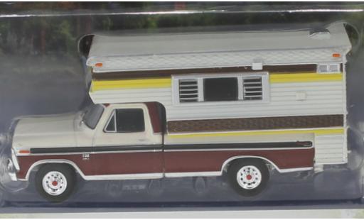 Modellautos Ford F-250 1/64 Greenlight Camper Special weiss/rot 1974 Ford F-250 1/64 Greenlight Camper Special weiss/rot 1974 modellautos
