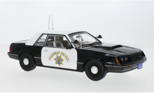 Ford Mustang 1/18 Greenlight SSP California autoroute Patrol 1982 modellautos