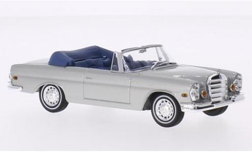 Modellautos Mercedes 280 1/43 Greenlight SE Cabrio silber/blau The Hangover 2009 1969 Mercedes 280 1/43 Greenlight SE Cabrio silber/blau The Hangover 2009 1969 modellautos