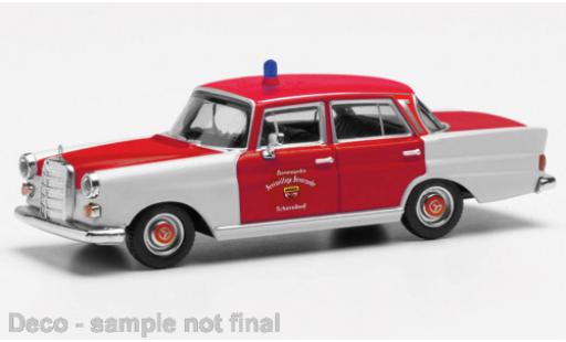 Modellautos Mercedes 200 1/87 Herpa (W110) pompiers Schorndorf Mercedes 200 1/87 Herpa (W110) pompiers Schorndorf modellautos