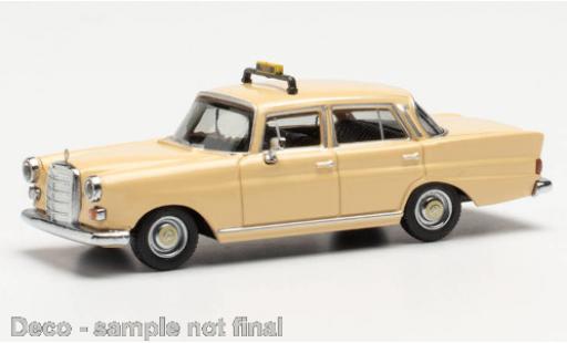Modellautos Mercedes 200 1/87 Herpa (W110) Taxi (D) Mercedes 200 1/87 Herpa (W110) Taxi (D) modellautos