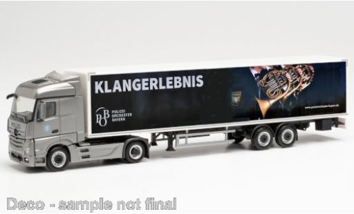 Modellautos Mercedes Actros 1/87 Herpa Streamspace 2.5 Polizeiorchester Bayern Koffer-Sattelzug Mercedes Actros 1/87 Herpa Streamspace 2.5 Polizeiorchester Bayern Koffer-Sattelzug modellautos