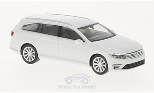 Modellautos Volkswagen Passat 1/87 Herpa Variant GTE weiss Volkswagen Passat 1/87 Herpa Variant GTE weiss modellautos
