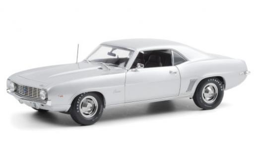 Chevrolet Camaro 1/18 Highway 61 ZL1 silber 1969 modellautos