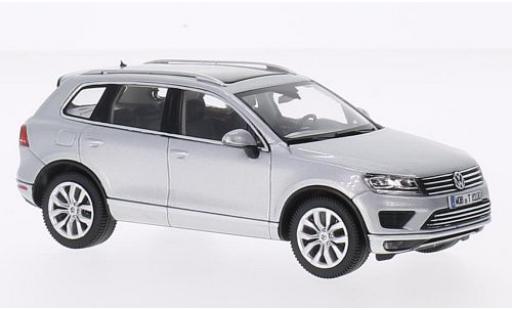 Modellautos Volkswagen Touareg 1/43 Herpa silber 2015 Volkswagen Touareg 1/43 Herpa silber 2015 modellautos