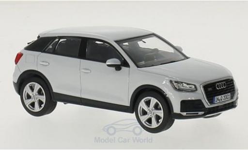 Audi Q2 1/43 iScale weiss modellautos